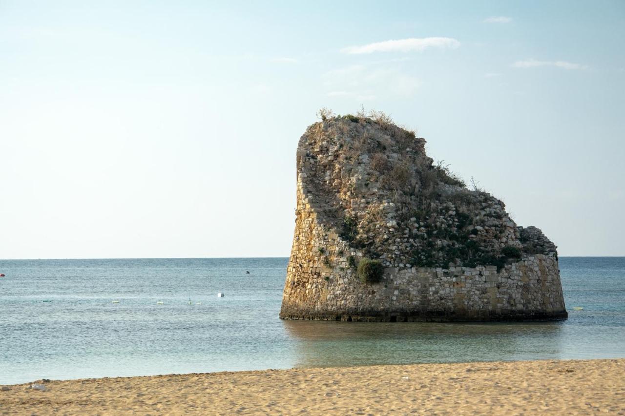 Appartamento A 150 M Dal Mare Climatizzato Con Bellissimo Patio Esterno Torre Pali Dış mekan fotoğraf